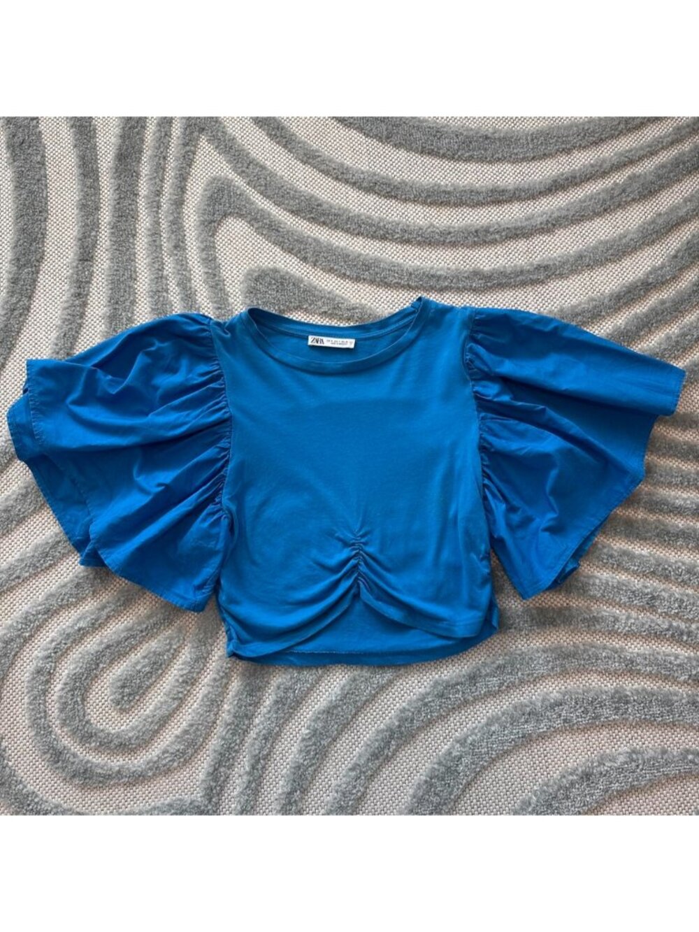 Zara blue puff sleeve cropped blouse! Really cute on and such a rich color!